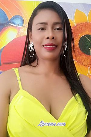 211146 - Yeinis Age: 38 - Colombia