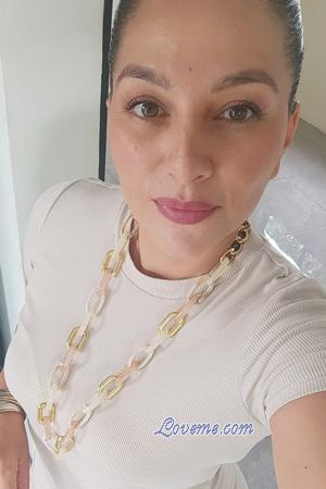 225118 - Evelyn Age: 39 - Costa Rica